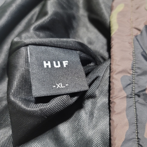 HUF Worldwide Triple Triangle Coach Jacket in Camo - Picture 6 of 9